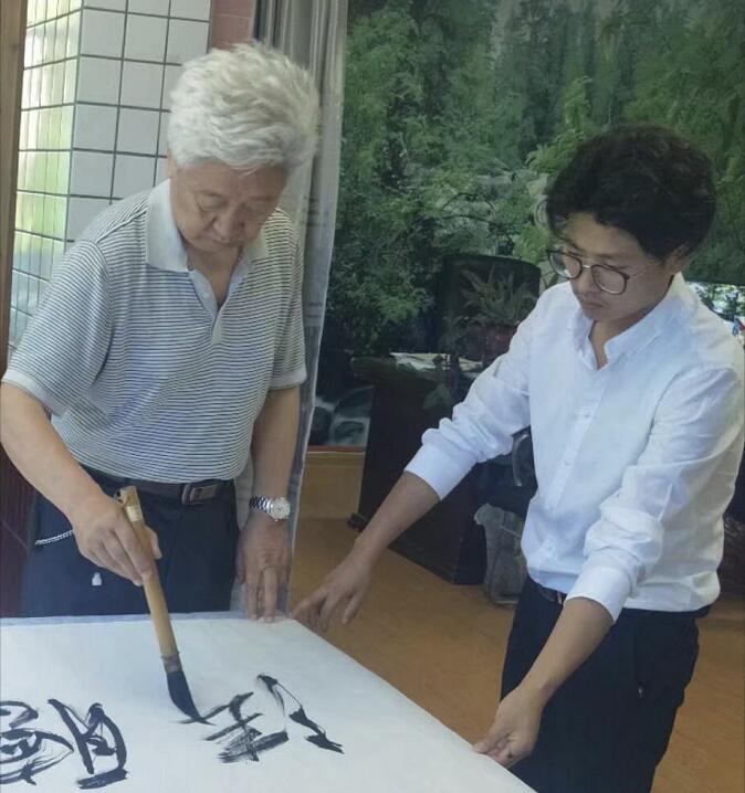 张建老师与恩师在一起